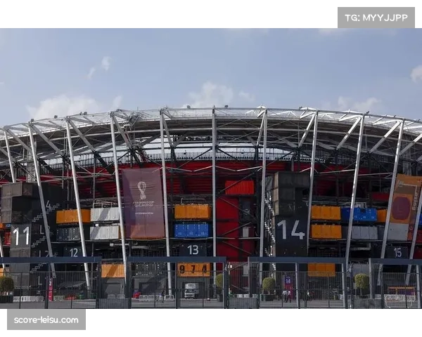 葡杯首轮出现观众闯入事件 比赛中断十分钟后恢复