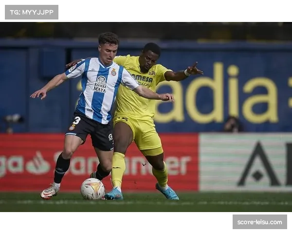 比利亚雷亚尔主帅调整锋线组合 佩雷斯游走创造进攻层次 比利亚雷亚尔主帅调整锋线组合 佩雷斯游走创造进攻层次